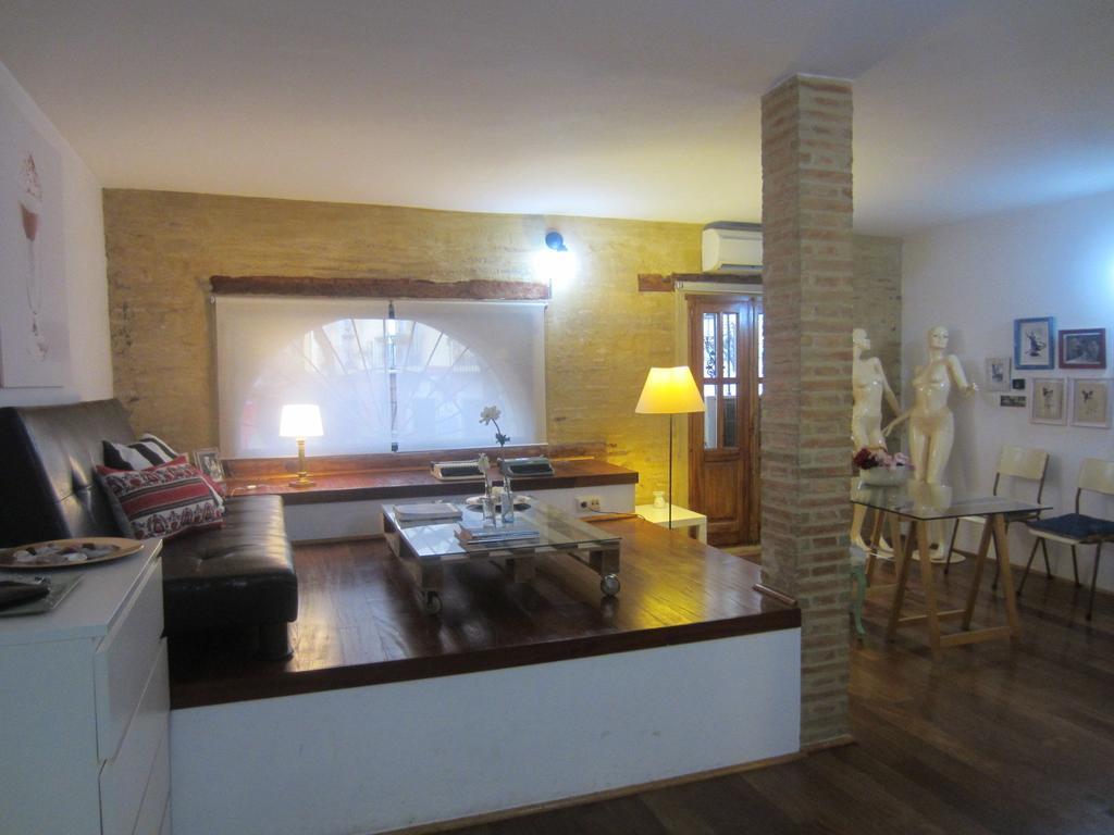 Апартаменты Living Valencia Studio Serranos Номер фото